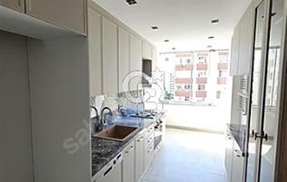 SUADİYE BAĞDAT CAD. VE MARMARAYIN YANIBAŞI GENÇ BİNA SATILIK 3+1