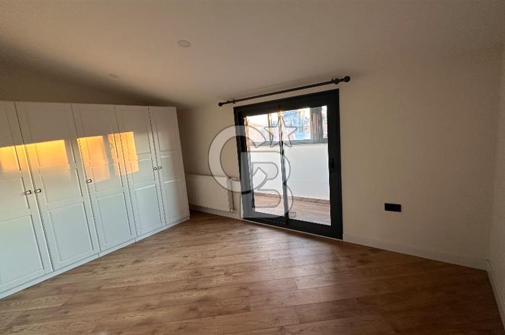 Bostanlı Gurme Sokak ta Kiralık 4+1 Dubleks Daire
