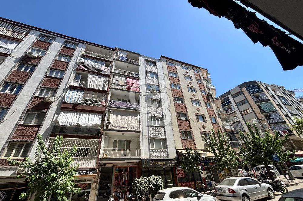Şehzadeler Ege Mh. Merkezi Konumda Bakımlı 2+1 Satılık Daire  