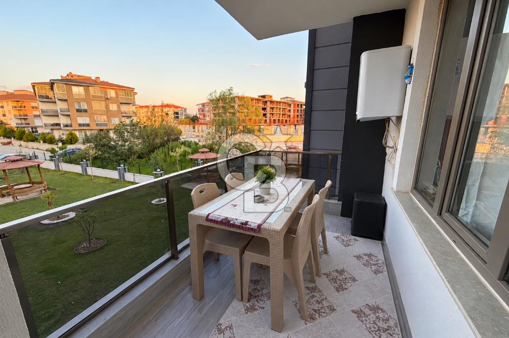 Ayvalık Altınova'da Havuzlu Site İçerisinde 1+1 Satılık Daire