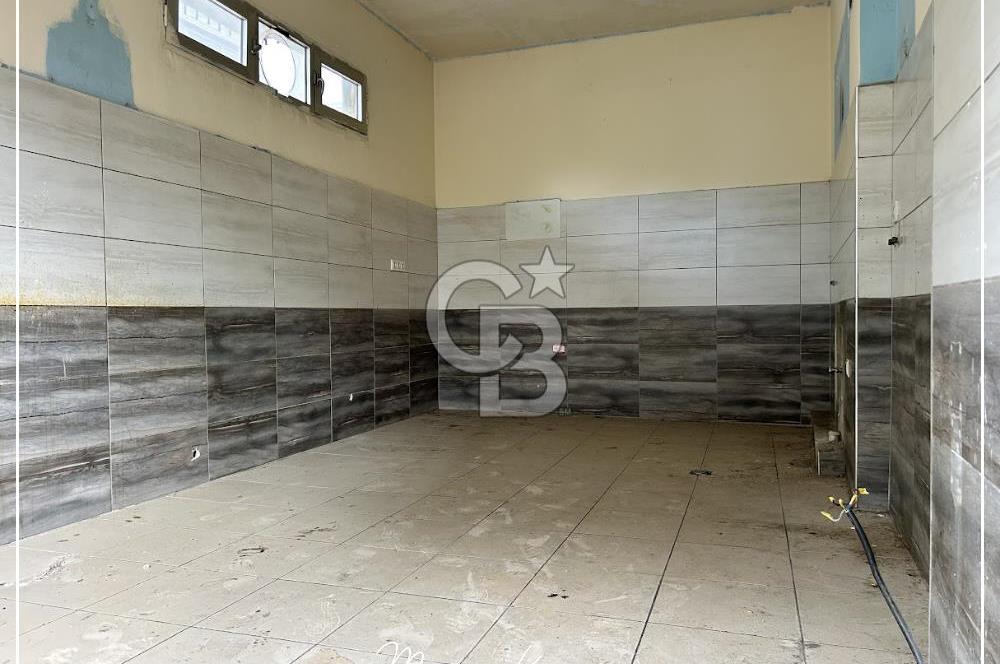 KURUÇEŞME'DE ANAYOL ÜZERİNDE TABELA DEĞERİ YÜKSEK KİRALIK İŞYERİ