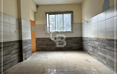 KURUÇEŞME'DE ANAYOL ÜZERİNDE TABELA DEĞERİ YÜKSEK KİRALIK İŞYERİ