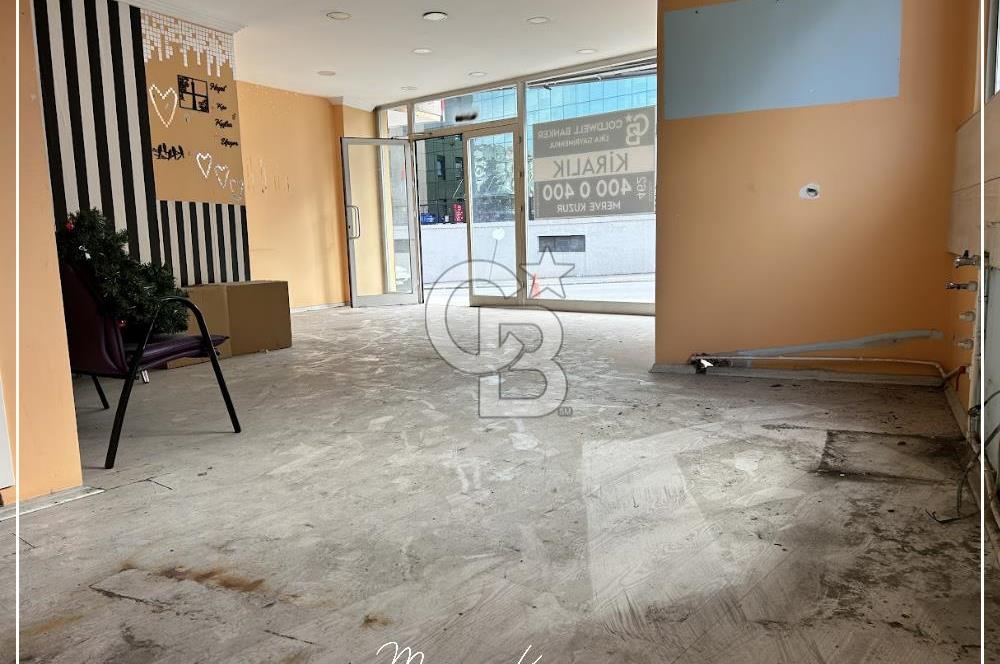 KURUÇEŞME'DE ANAYOL ÜZERİNDE TABELA DEĞERİ YÜKSEK KİRALIK İŞYERİ