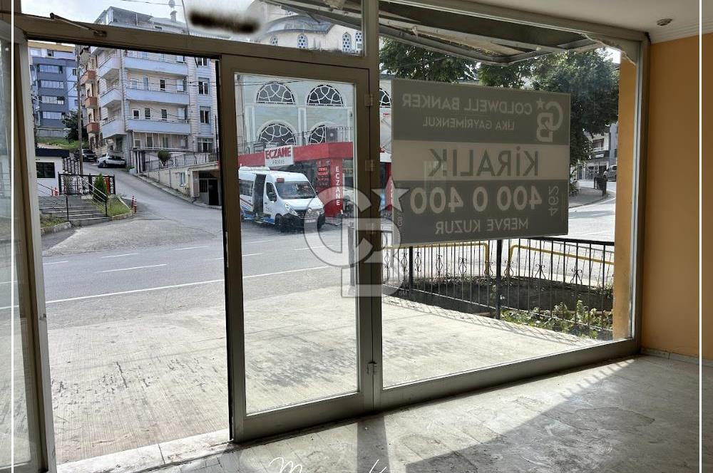 KURUÇEŞME'DE ANAYOL ÜZERİNDE TABELA DEĞERİ YÜKSEK KİRALIK İŞYERİ