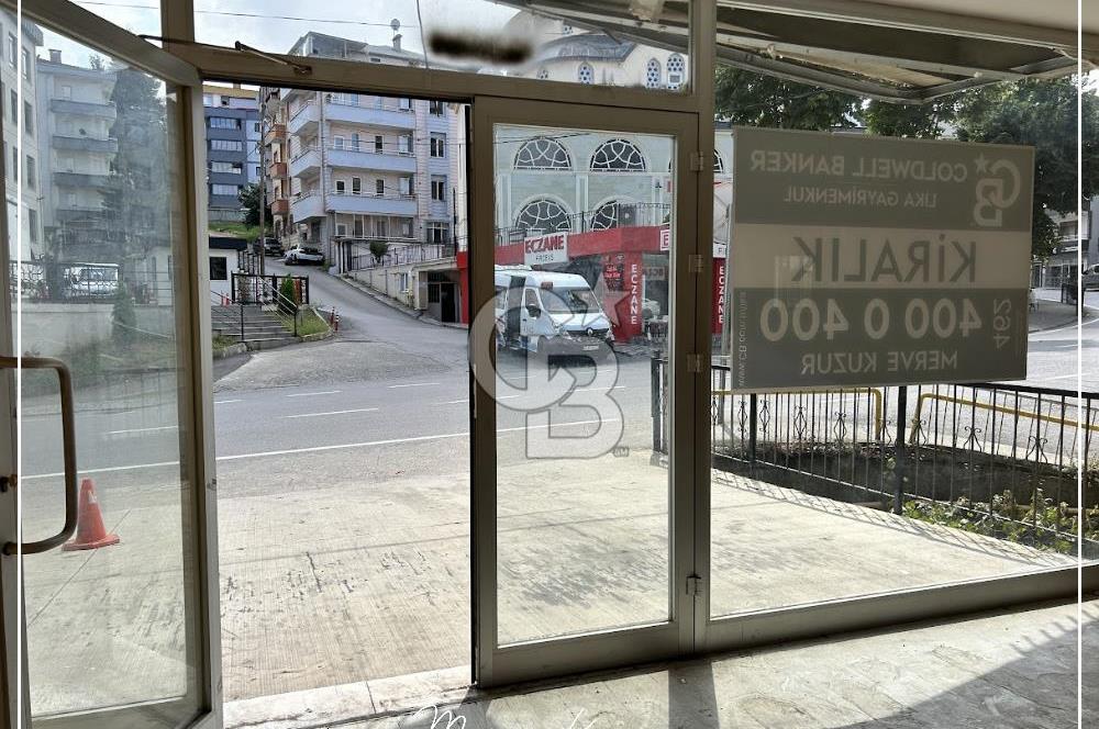 KURUÇEŞME'DE ANAYOL ÜZERİNDE TABELA DEĞERİ YÜKSEK KİRALIK İŞYERİ