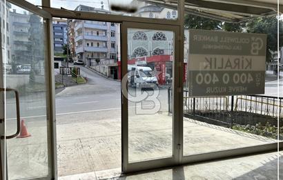 KURUÇEŞME'DE ANAYOL ÜZERİNDE TABELA DEĞERİ YÜKSEK KİRALIK İŞYERİ
