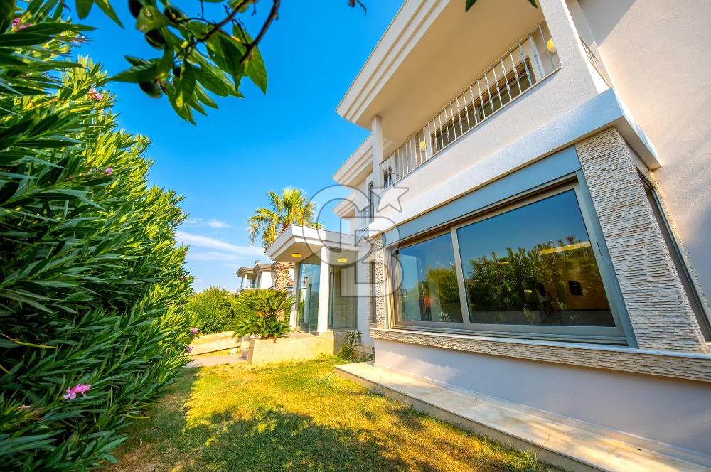 LİMANREİS'İN EN ÖZEL SİTESİNDE, KÖŞE KONUMLU SATILIK 7+1 VİLLA
