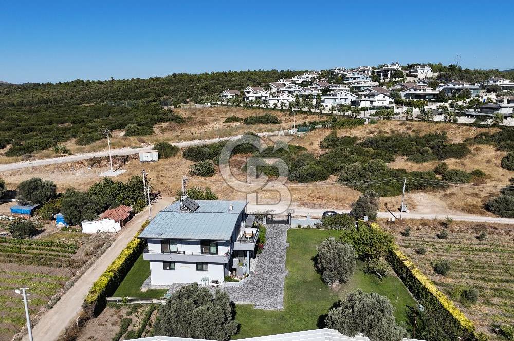 Urla İçmeler Tam Müstakil 6+1 Kiralık Villa
