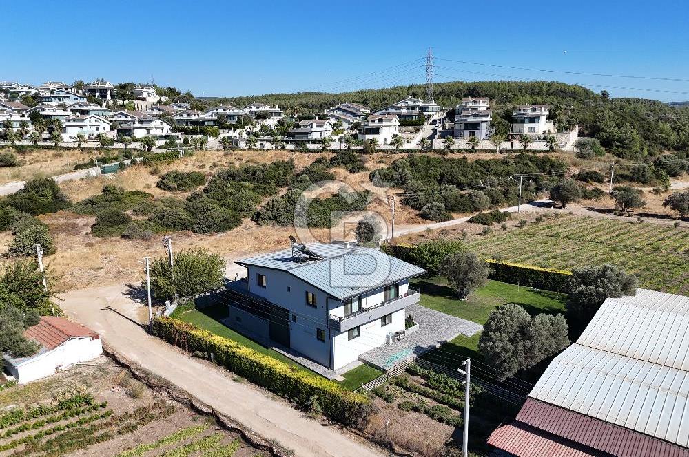 Urla İçmeler Tam Müstakil 6+1 Kiralık Villa