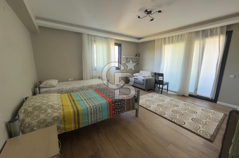 Urla İçmeler Tam Müstakil 6+1 Kiralık Villa