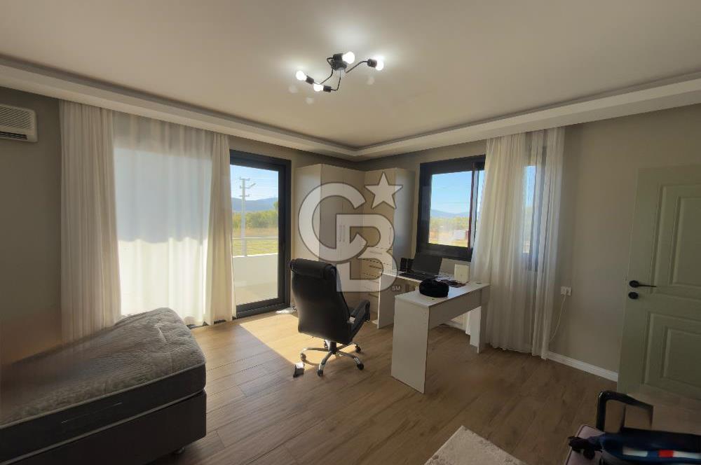 Urla İçmeler Tam Müstakil 6+1 Kiralık Villa