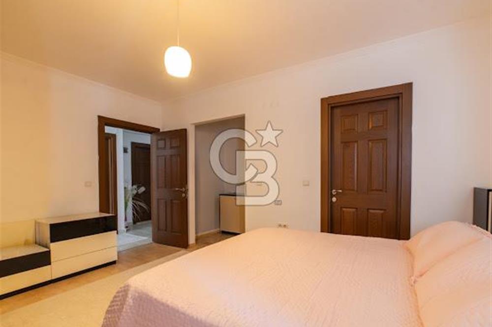 Konyaaltı Uncalı'da Havuz Manzaralı Satılık 2+1 Daire