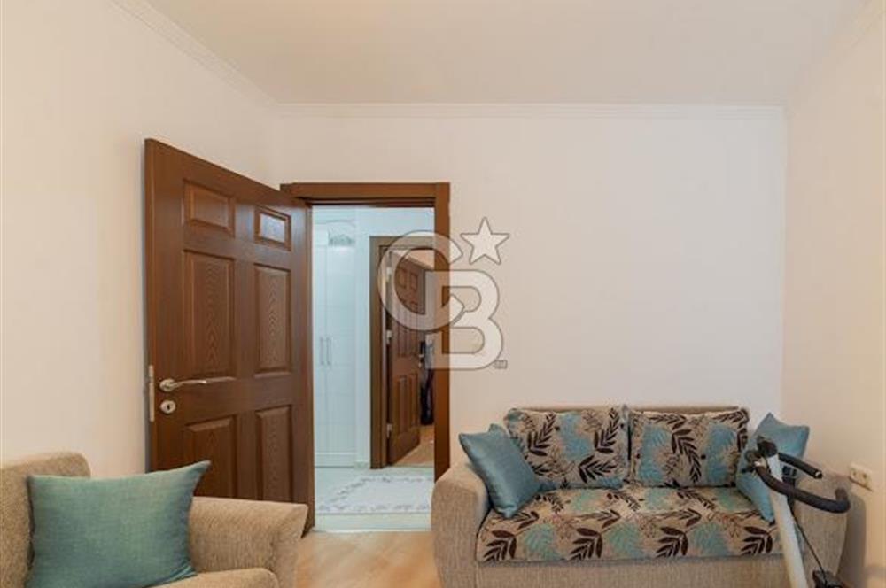 Konyaaltı Uncalı'da Havuz Manzaralı Satılık 2+1 Daire