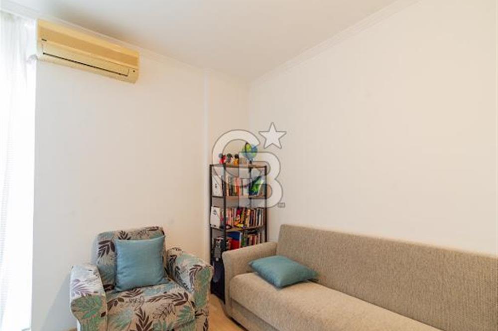 Konyaaltı Uncalı'da Havuz Manzaralı Satılık 2+1 Daire