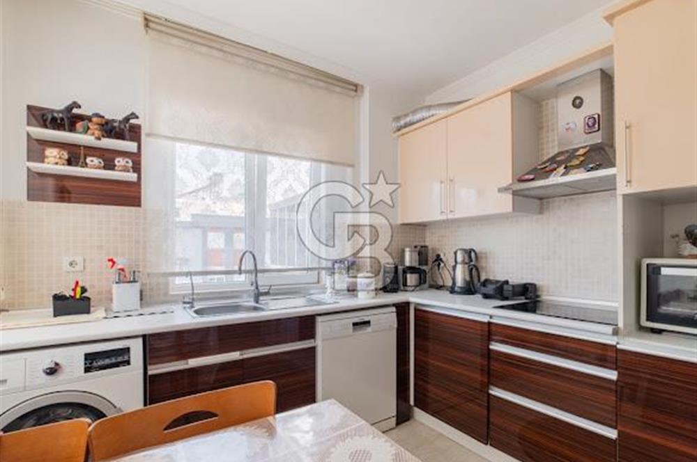 Konyaaltı Uncalı'da Havuz Manzaralı Satılık 2+1 Daire