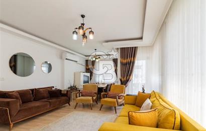 Konyaaltı Uncalı'da Havuz Manzaralı Satılık 2+1 Daire