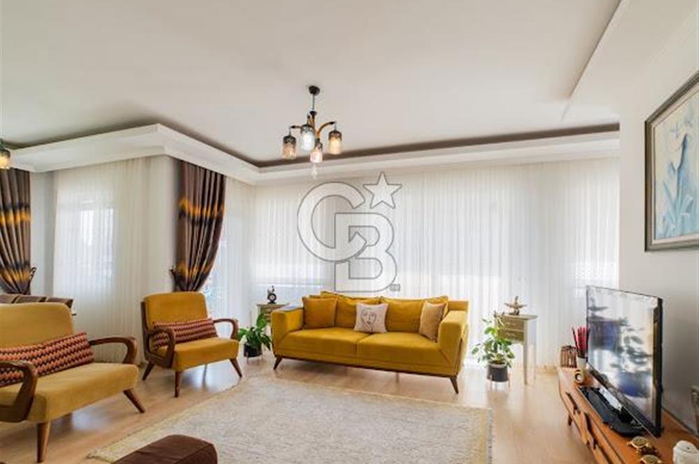 Konyaaltı Uncalı'da Havuz Manzaralı Satılık 2+1 Daire