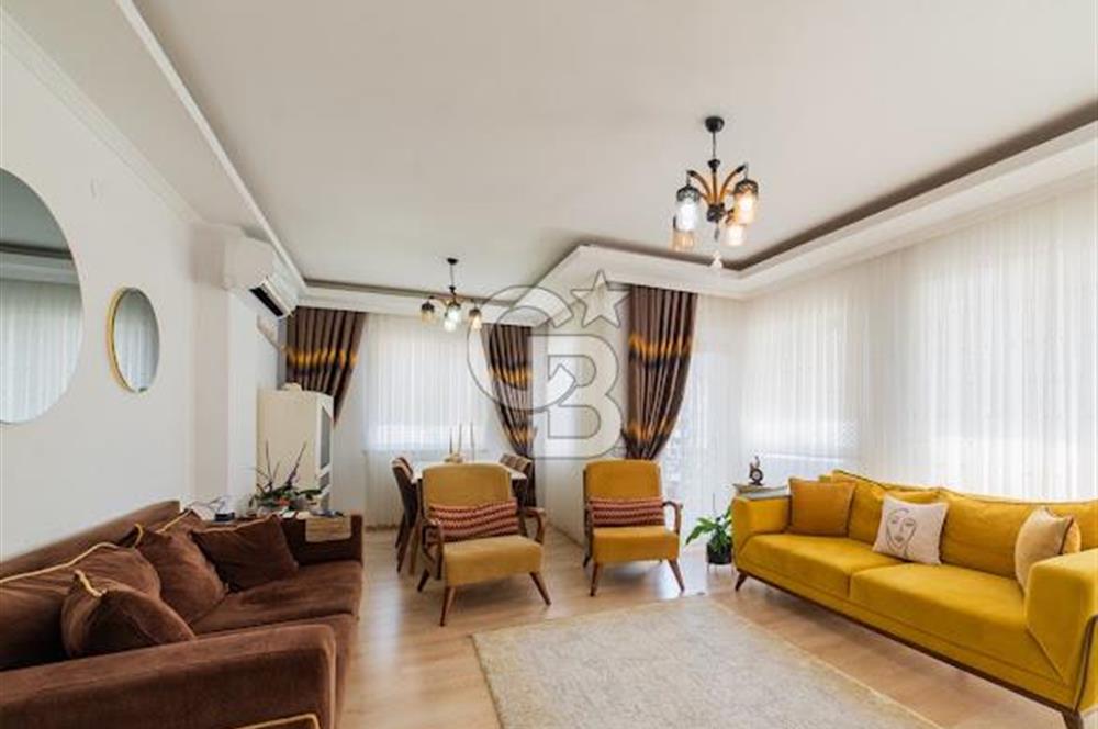 Konyaaltı Uncalı'da Havuz Manzaralı Satılık 2+1 Daire