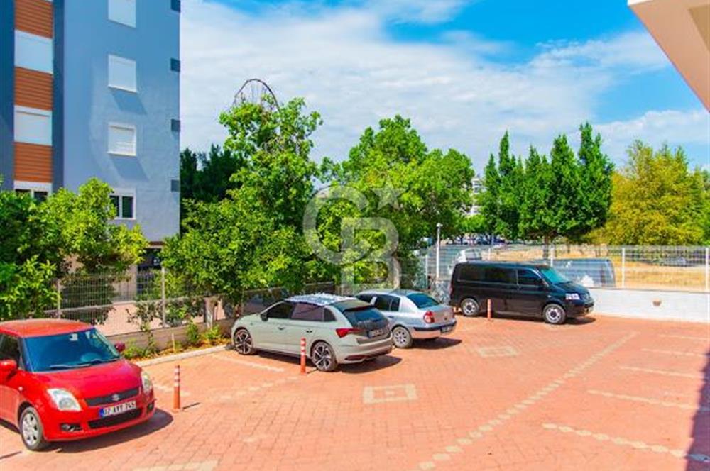 Konyaaltı Uncalı'da Havuz Manzaralı Satılık 2+1 Daire