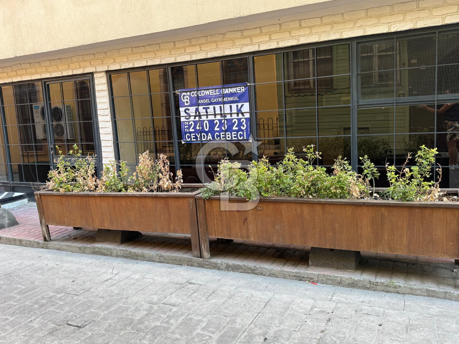 BEYOĞLU 'DA | 8 MT CEPHE | 85 M2 | SATILIK DEPOLU DÜKKAN
