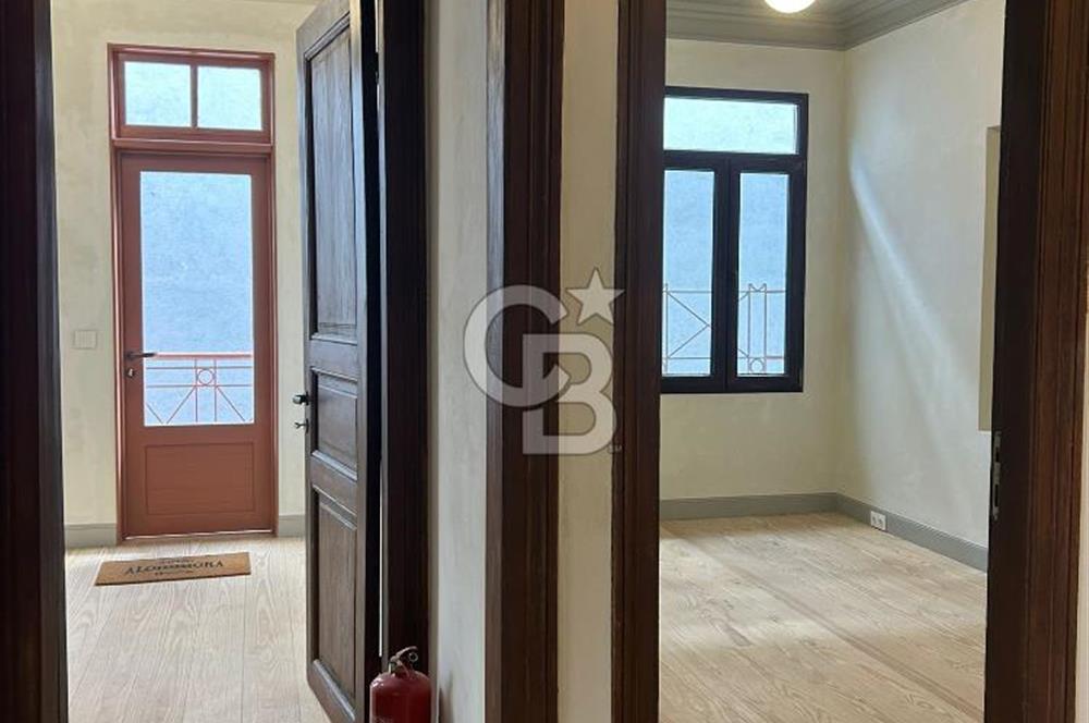 Ortaköyde merkezi denize yakın iş yeri/ofise uygun komple bina