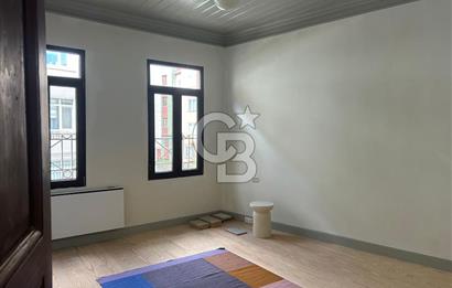 Ortaköyde merkezi denize yakın iş yeri/ofise uygun komple bina