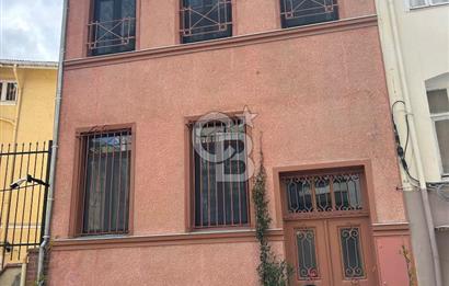 Ortaköyde merkezi denize yakın iş yeri/ofise uygun komple bina