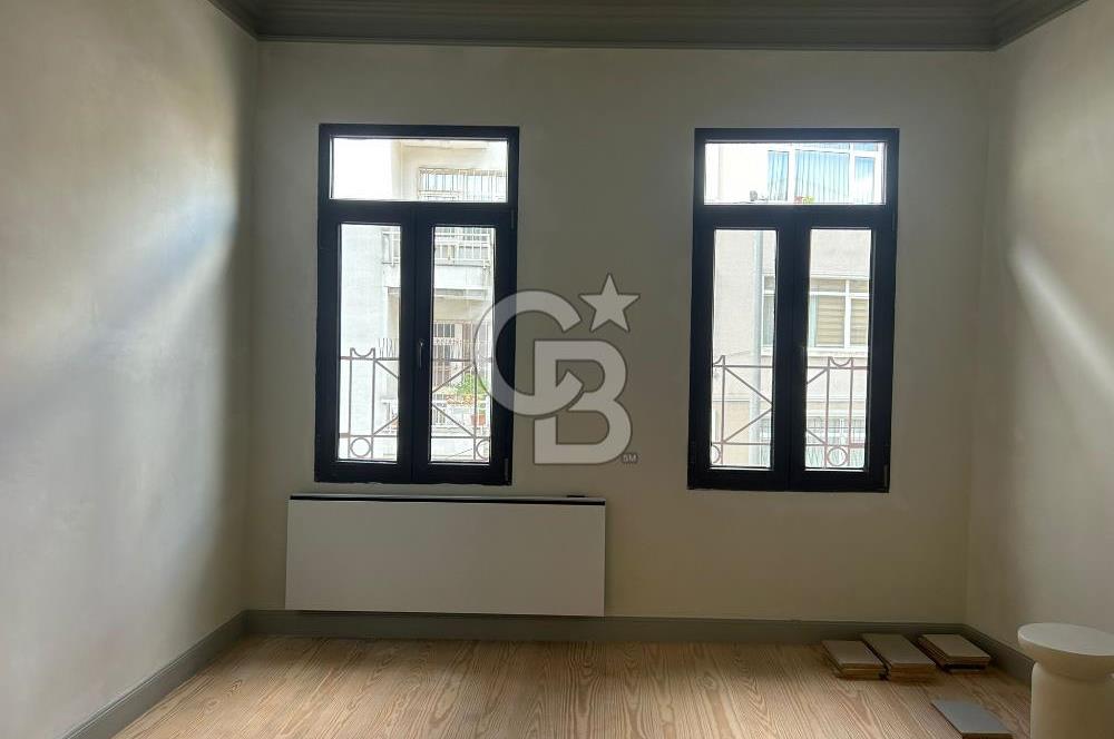 Ortaköyde merkezi denize yakın iş yeri/ofise uygun komple bina
