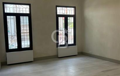 Ortaköyde merkezi denize yakın iş yeri/ofise uygun komple bina