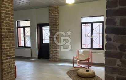 Ortaköyde merkezi denize yakın iş yeri/ofise uygun komple bina