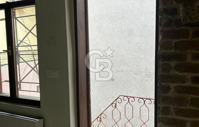 Ortaköyde merkezi denize yakın iş yeri/ofise uygun komple bina