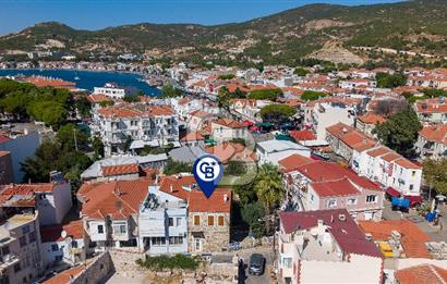 Foça Çarşı Merkezinde Satılık Tarihi Taş Ev