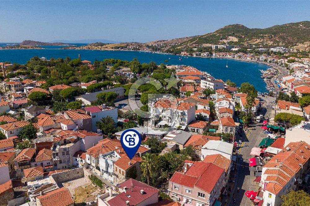 Foça Çarşı Merkezinde Satılık Tarihi Taş Ev