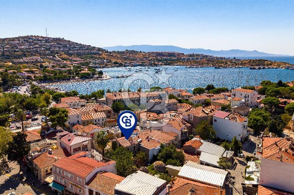Foça Çarşı Merkezinde Satılık Tarihi Taş Ev