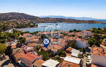Foça Çarşı Merkezinde Satılık Tarihi Taş Ev