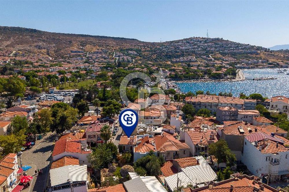 Foça Çarşı Merkezinde Satılık Tarihi Taş Ev