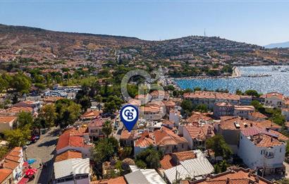 Foça Çarşı Merkezinde Satılık Tarihi Taş Ev