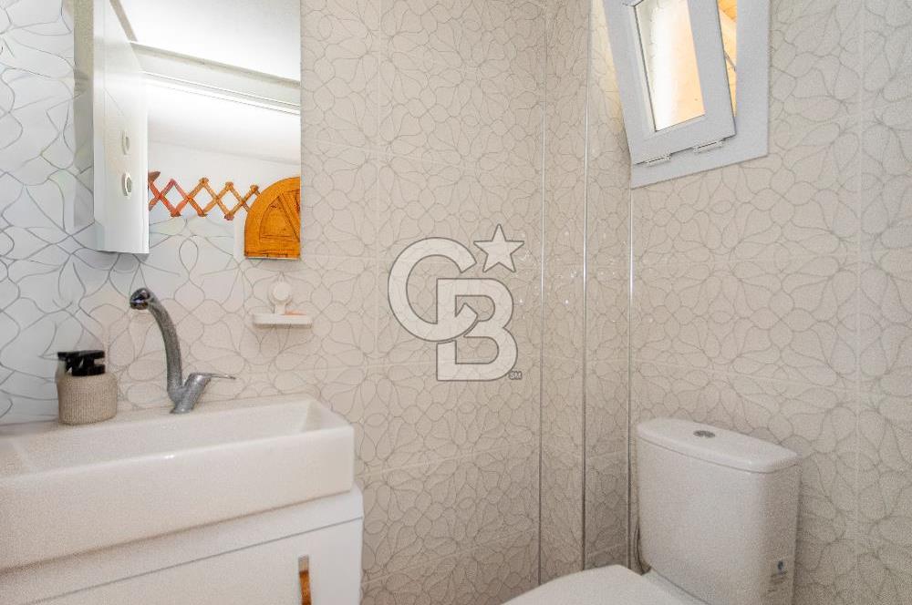 Yenifoça Donatkent'te Satılık 3+1 Deniz Manzaralı Müstakil Villa