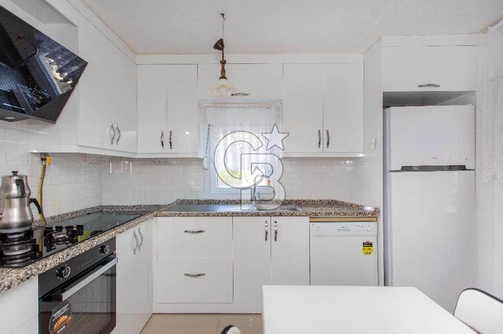 Yenifoça Donatkent'te Satılık 3+1 Deniz Manzaralı Müstakil Villa