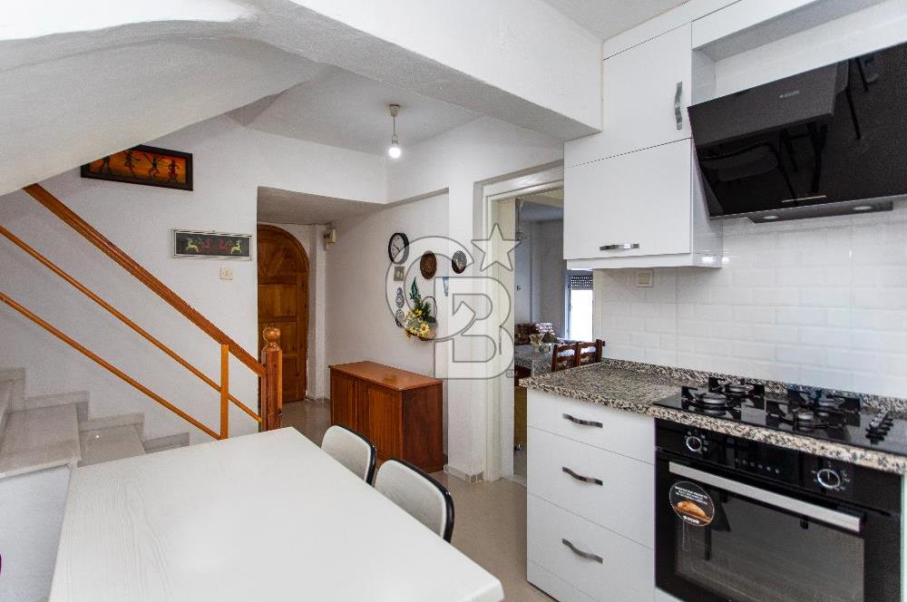 Yenifoça Donatkent'te Satılık 3+1 Deniz Manzaralı Müstakil Villa