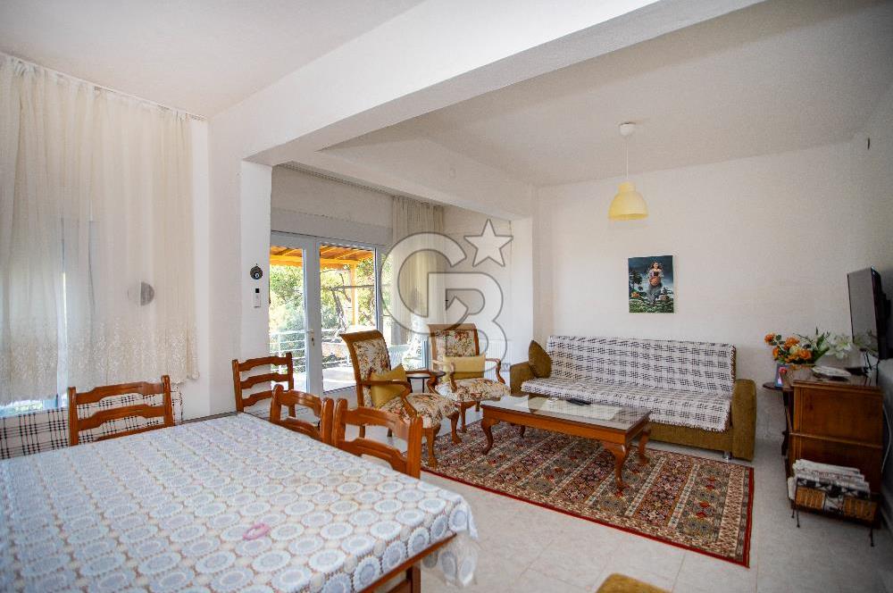 Yenifoça Donatkent'te Satılık 3+1 Deniz Manzaralı Müstakil Villa