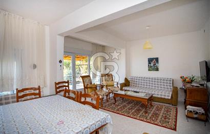 Yenifoça Donatkent'te Satılık 3+1 Deniz Manzaralı Müstakil Villa