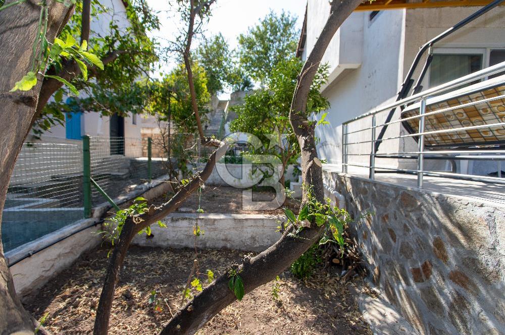 Yenifoça Donatkent'te Satılık 3+1 Deniz Manzaralı Müstakil Villa