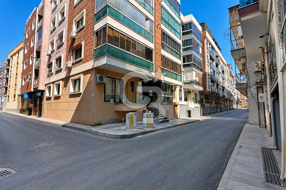 KARŞIYAKA ŞEMİKLER'DE ASANSÖRLÜ, OTOPARKLI, EBEVEYN BANYOLU 3+1