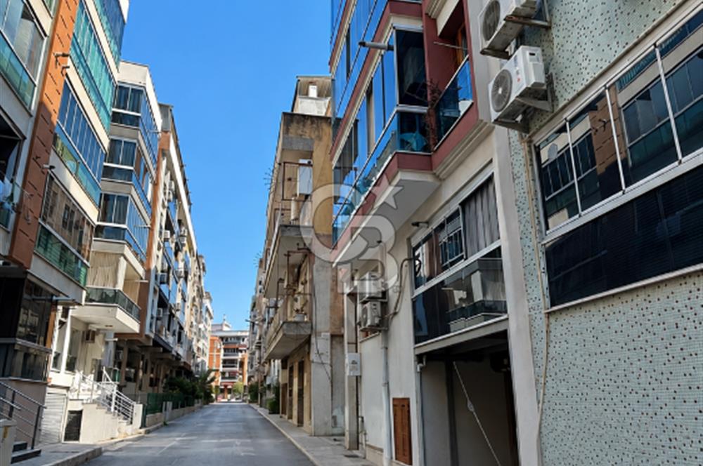 KARŞIYAKA ŞEMİKLER'DE ASANSÖRLÜ, OTOPARKLI, EBEVEYN BANYOLU 3+1