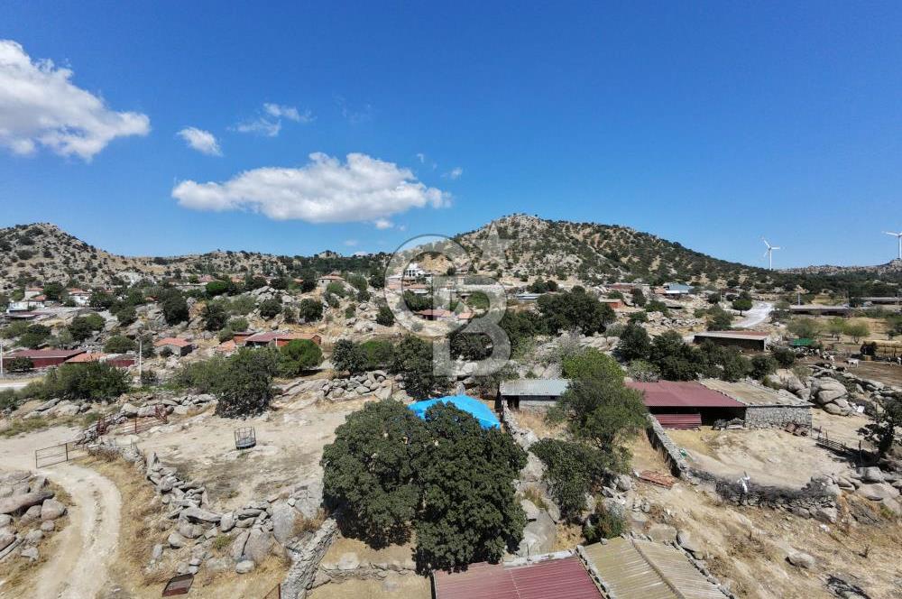 EZİNE KAYACIKTA BOZCAADA MANZARALI 1228 M2 AVLULU AĞİL NİTELİĞİNDE YAPI İZNİ ALINABİLİR FIRSAT ARAZİ