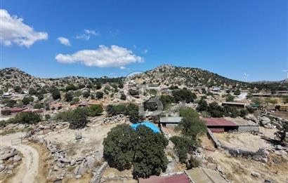 EZİNE KAYACIKTA BOZCAADA MANZARALI 1228 M2 AVLULU AĞİL NİTELİĞİNDE YAPI İZNİ ALINABİLİR FIRSAT ARAZİ