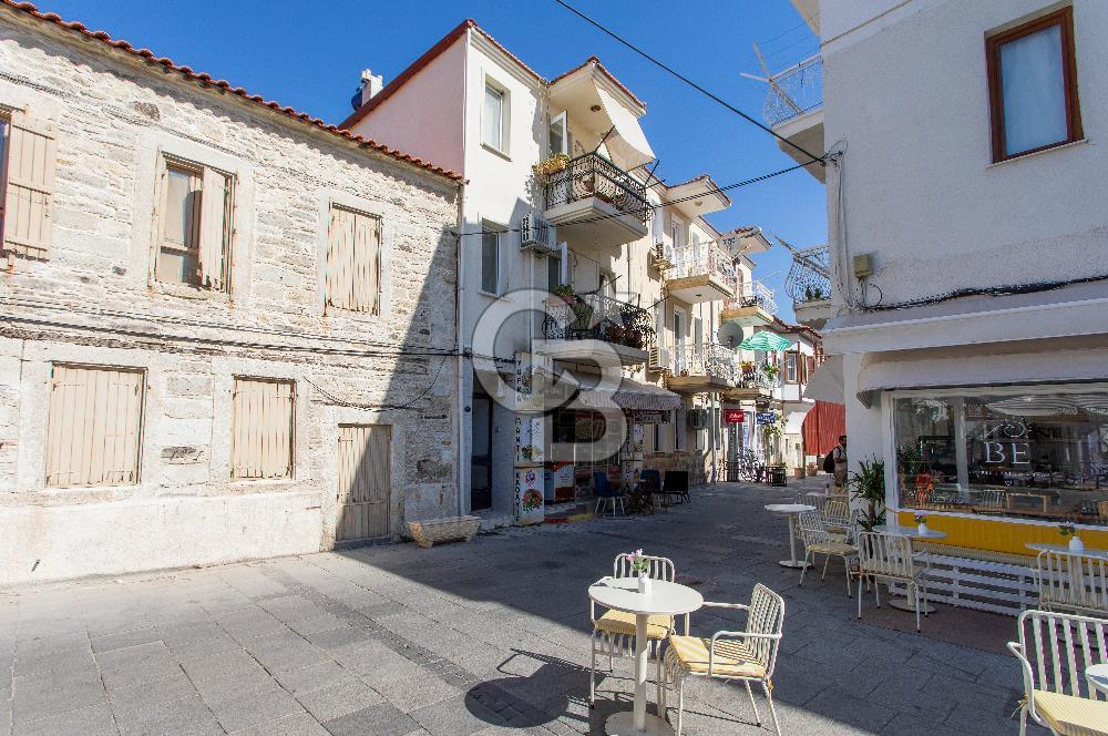 Foça Fevzipaşa Mah. Çarşı İçerisinde Satılık 2+1 Daire