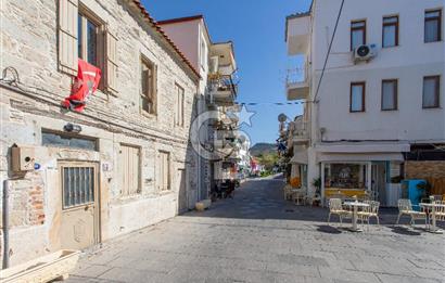 Foça Fevzipaşa Mah. Çarşı İçerisinde Satılık 2+1 Daire