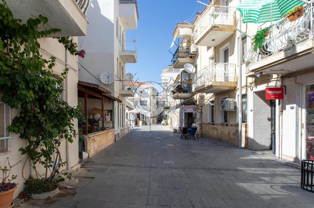 Foça Fevzipaşa Mah. Çarşı İçerisinde Satılık 2+1 Daire